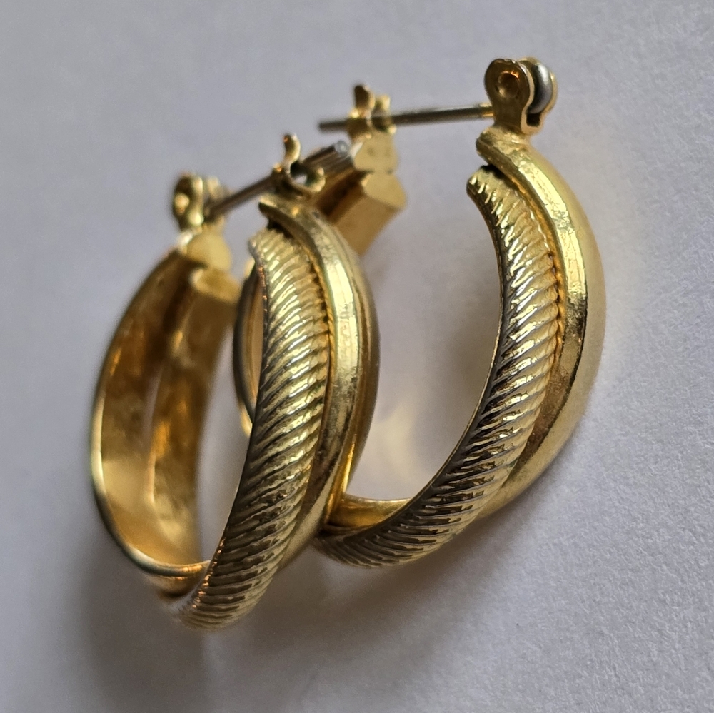 Vintage hoop earrings gold tone criss cross design crisscross hoops classic